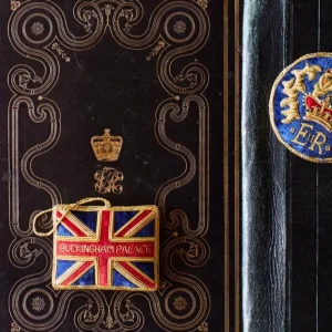Online Buckingham Palace Union Flag Decoration Decorations