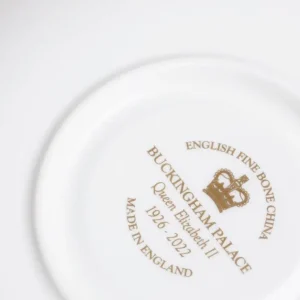 Clearance Queen Elizabeth Ii Commemorative Teacup And Saucer Cups & Saucers