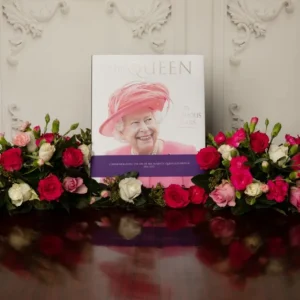 Cheap The Queen: 70 Glorious Years Royal Collection Publications